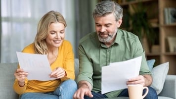 Navigating Your Financial Journey with Confidence: Expert Money Management Tips from Symple Lending