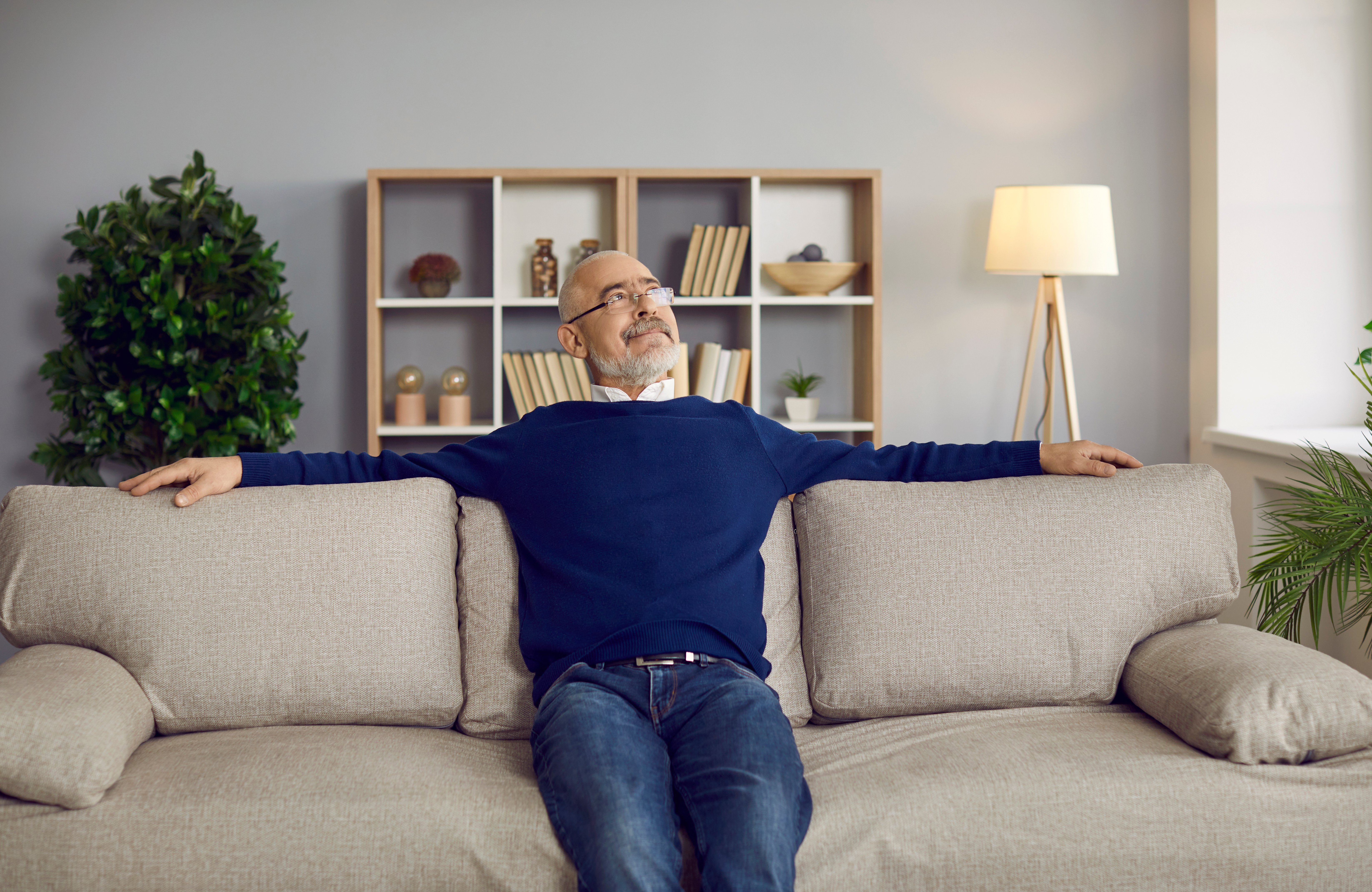 5 Smart Steps to Building Your Holiday Budget Early: A Stress-Free Planning Guide