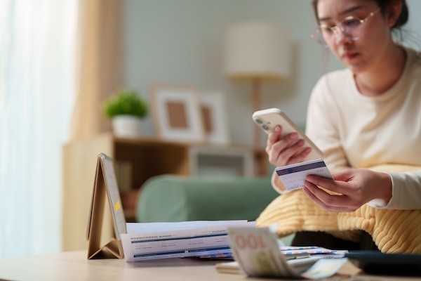 Can You Consolidate Credit Cards and Personal Loans Together?